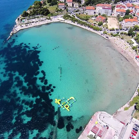 With A Parking Space - 16945 * Split